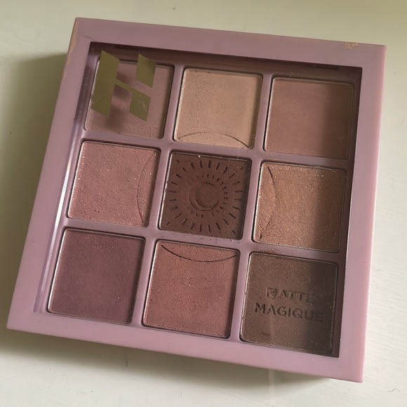 Holika Holika eyeshadow palette - Picture 3 of 3